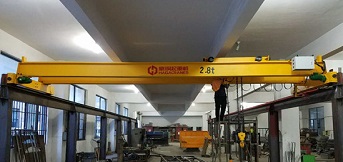 雙梁橋式起重機橋架變形原因分析